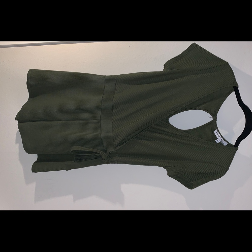 Romper - Picture 2 of 4